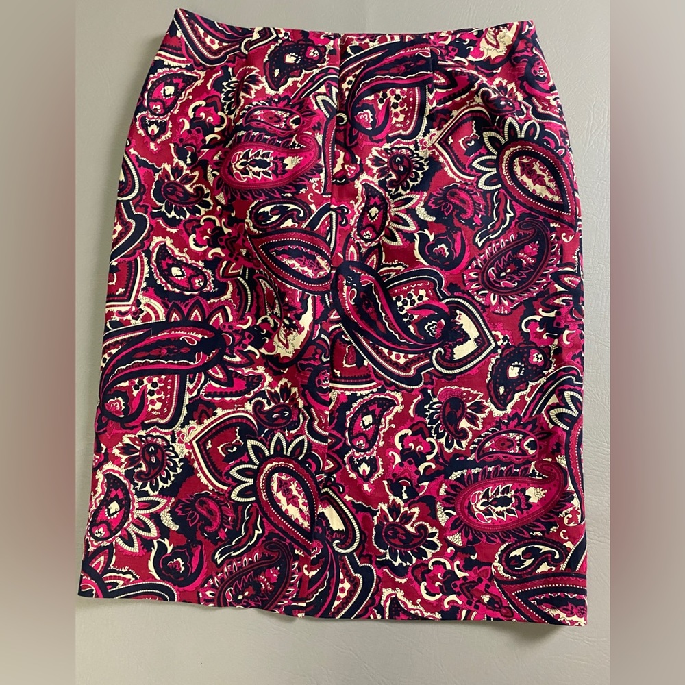 Talbots Pencil Skirt Sz 2 Maroon Magenta Paisley